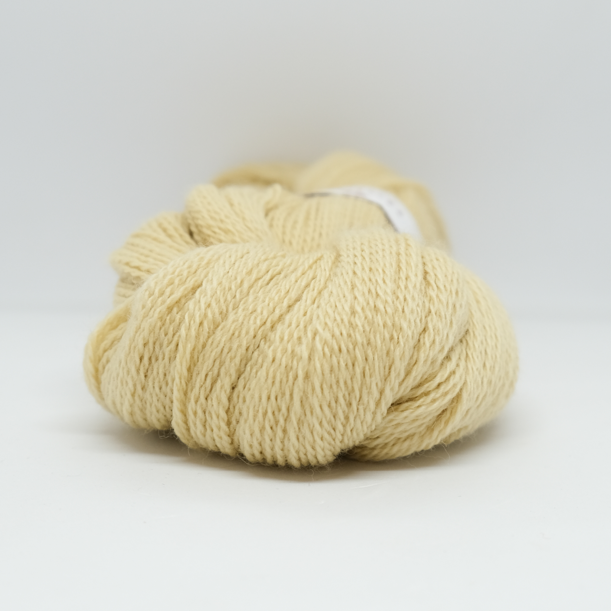 Huldra kamgarn 8,5/2, ecru (100 g hesper)