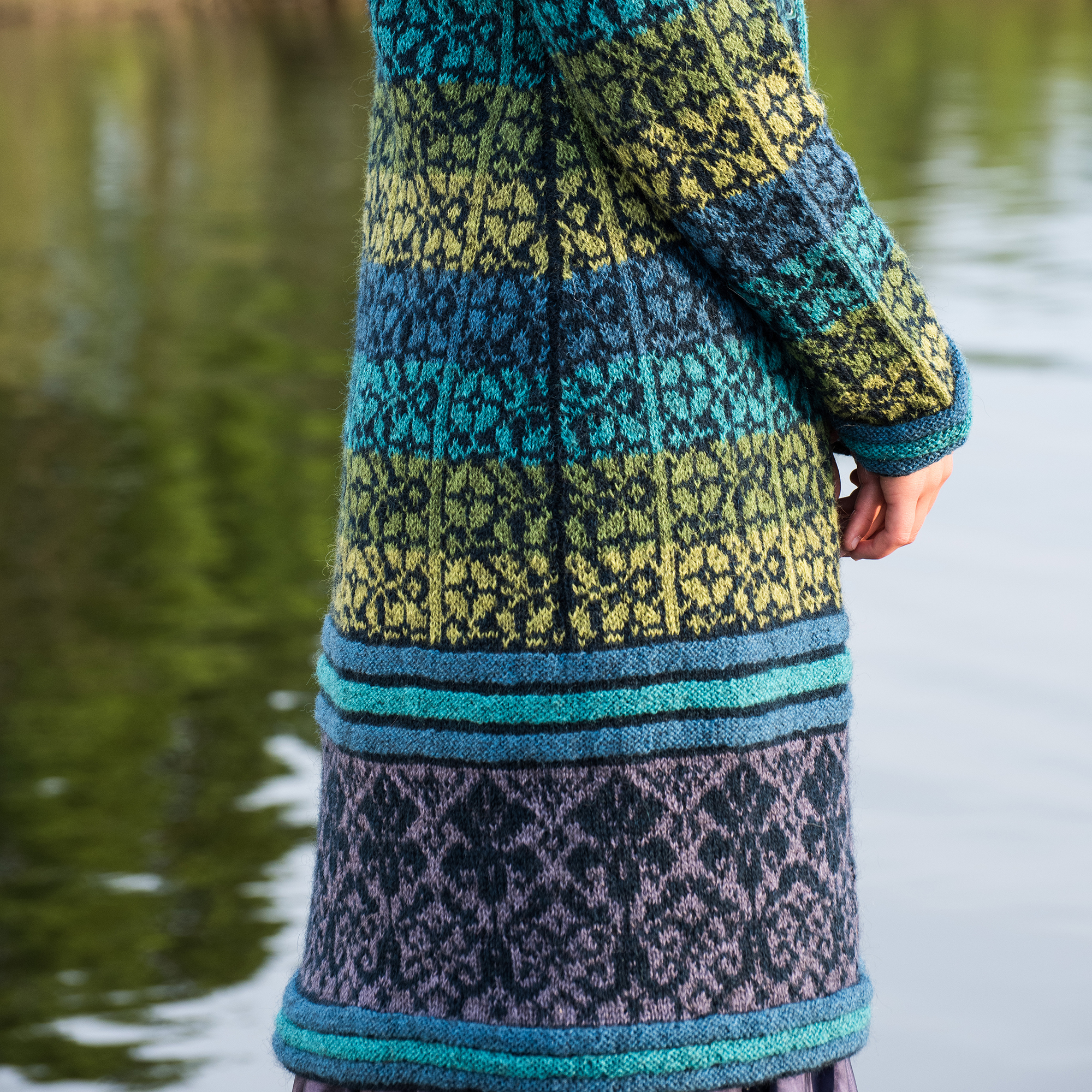 Fridas lange blomsterjakke - Bilde 5