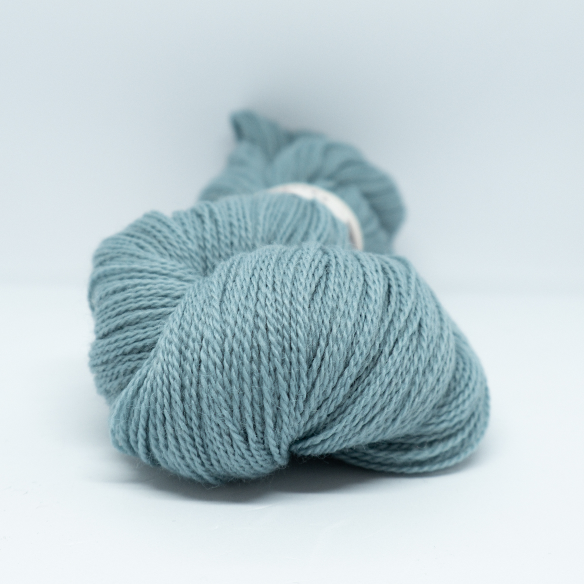 Huldra kamgarn 8,5/2, lys gråblå (100 g hesper)