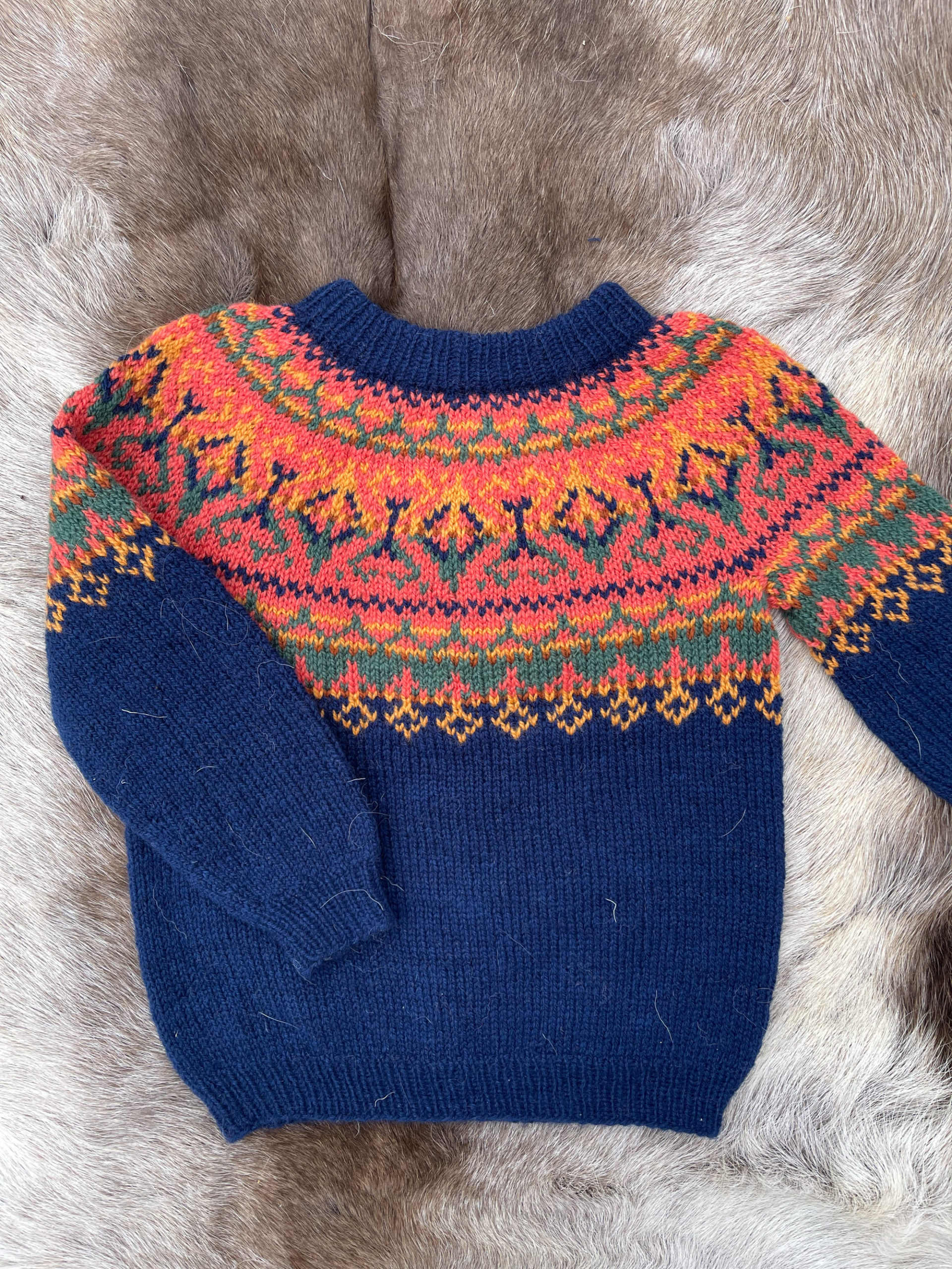 Alasuq barn, marineblå (Sol)